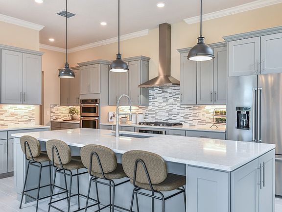 Large Kitchen with Island