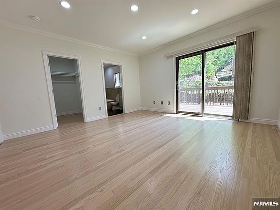 4th image of 550 3rd St