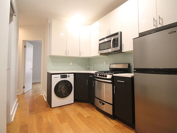 2nd image of 926 Amsterdam Ave #4F