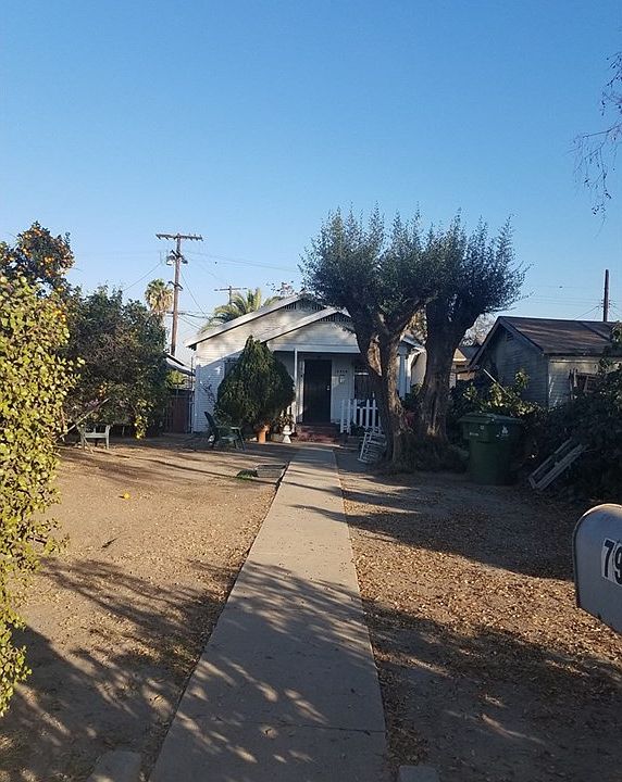 2nd image of 7916 S San Pedro St