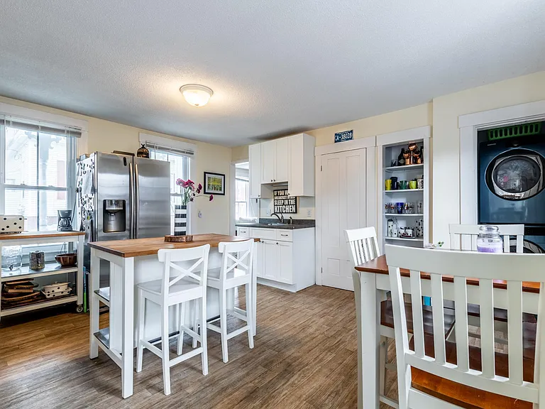 439 Islington St #1 — Photo 3