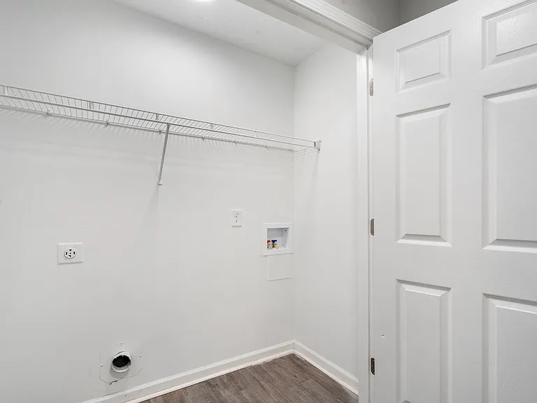 Salem Chase Apartments — Photo 23