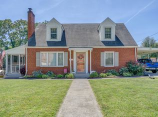 5232 Woodbury St NW, Roanoke, VA 24012