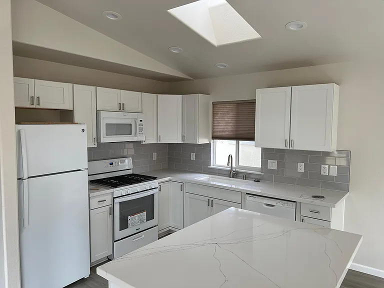 182 Newport Ave — Photo 8