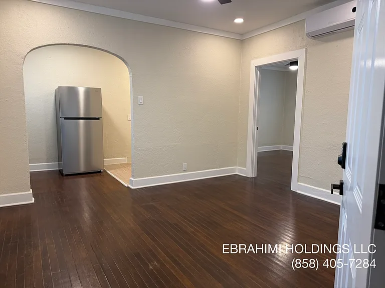 200 E Dewey Pl #6 — Photo 5