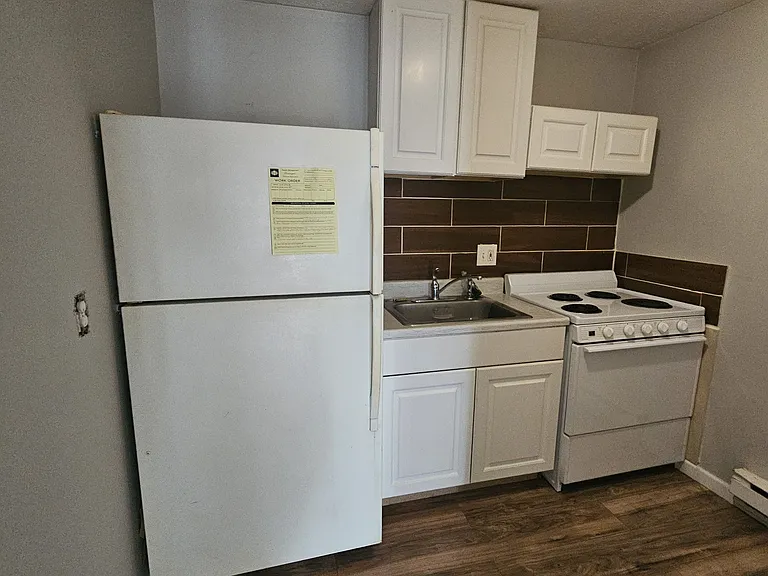 61 Warwick St #A6 — Photo 1