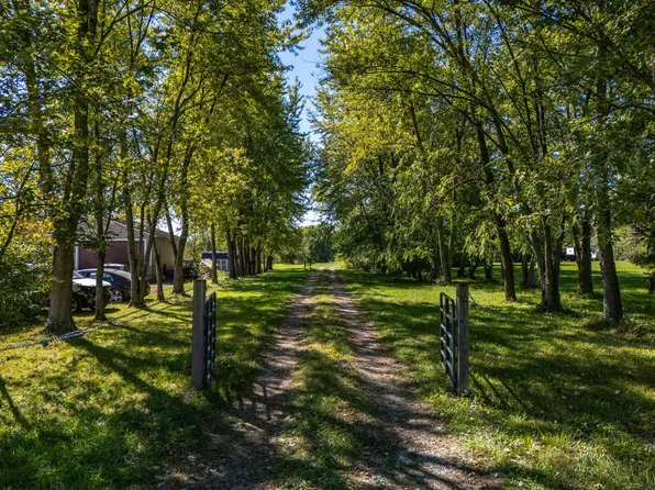 1717 London Groveport Rd, Grove City, OH 43123