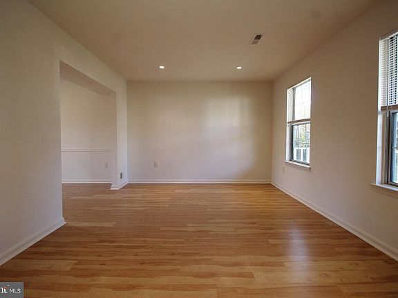 3rd image of 6069 Ponhill Dr