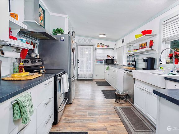 4th image of 15708 83rd Avenue E