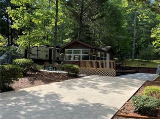 121 Hidden Valley Rd, Cleveland, GA 30528