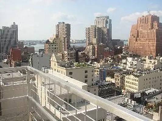 Sold by Douglas Elliman | media 22