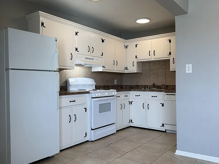 2047 Coburn Blvd — Photo 10