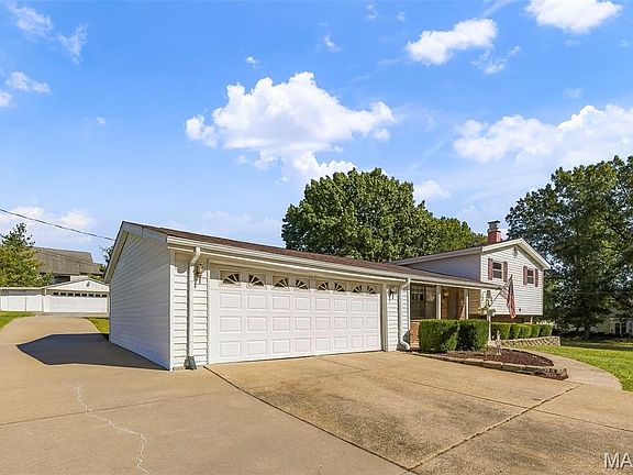 4th image of 9 Pedrotti Ln