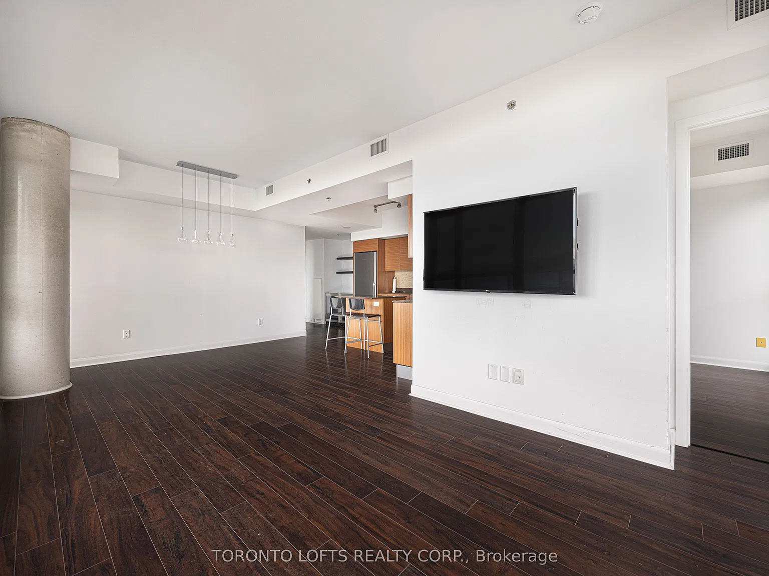 3 bed, $4,599 — Photo 4