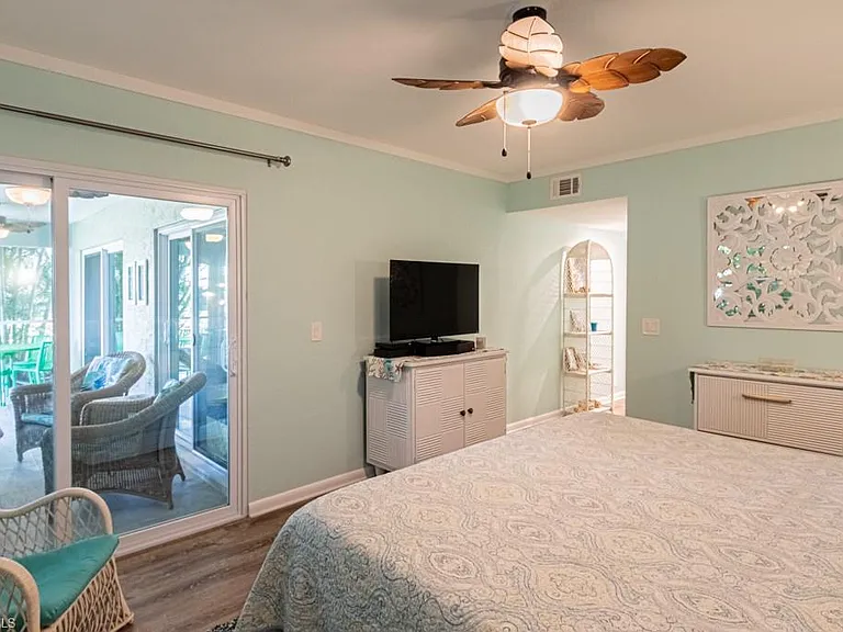 2132 Tama Cir #102 — Photo 16