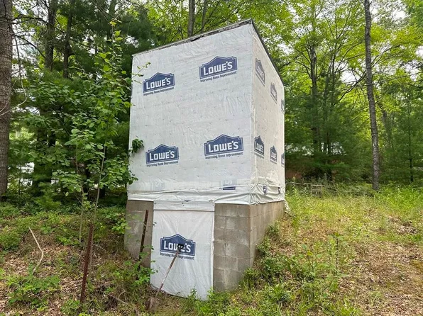 3810 Oakgrove Rd, Harrison, MI 48625