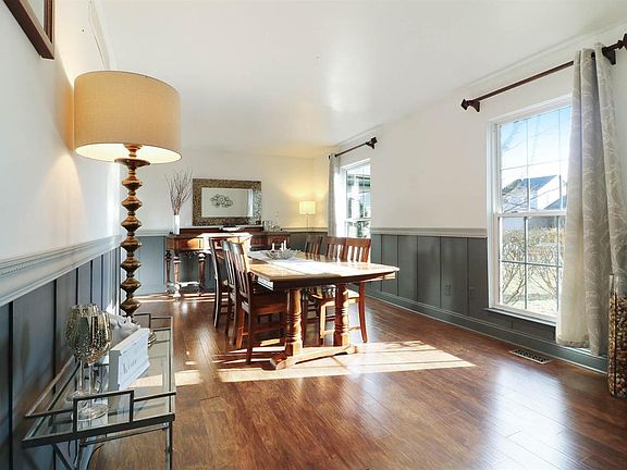 5th image of 8233 Valleyview Dr