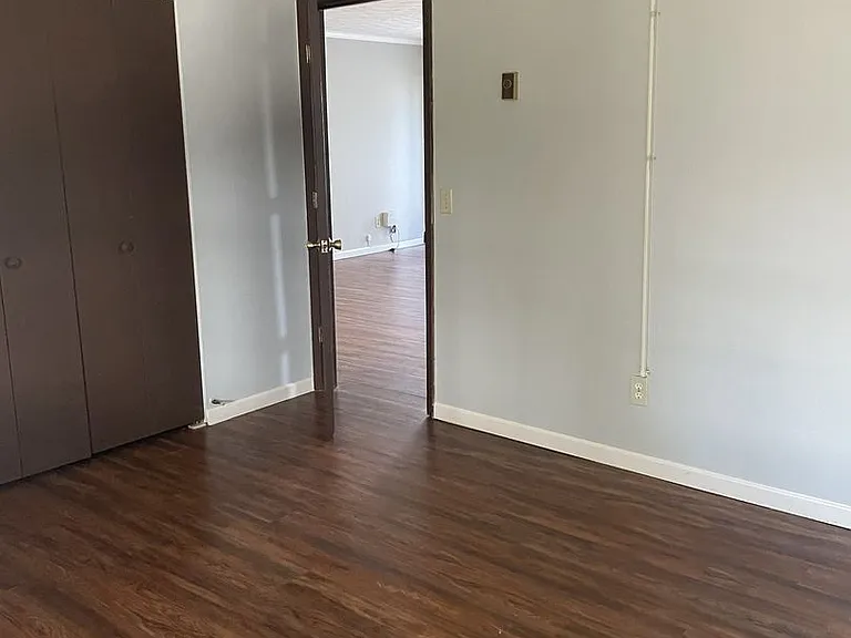 102 McConnell St — Photo 10