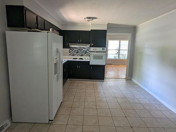 3rd image of 225 Englewood Ln