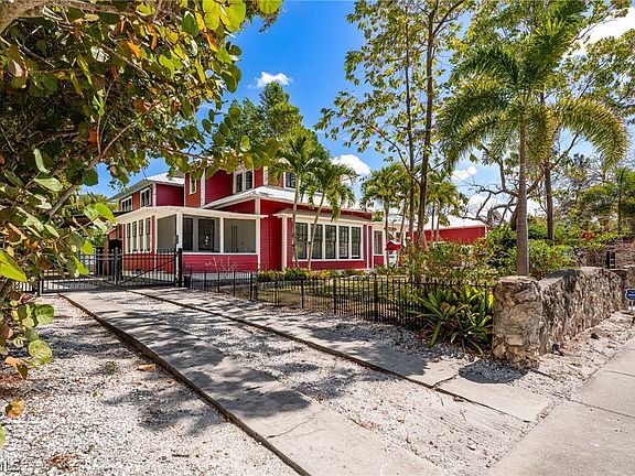 4th image of 1525 Palm Ave
