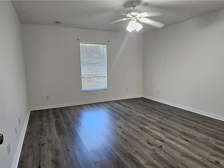 815 Porter St E — Photo 10