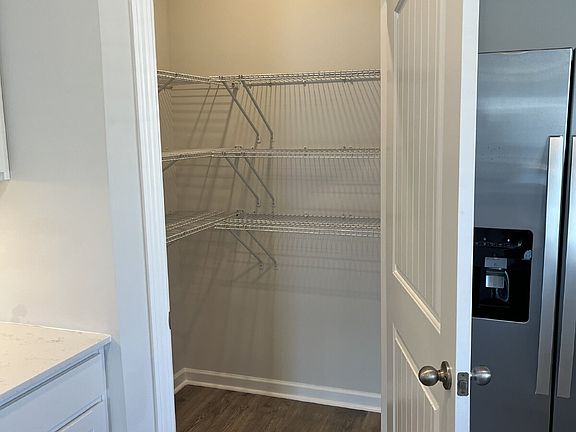 5th image of 7141 Lang Ave