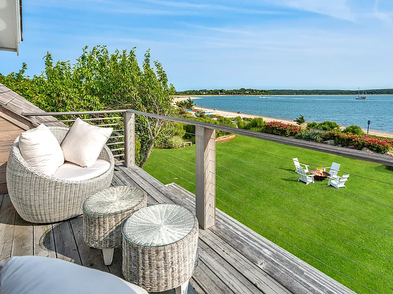 121 Sunset Beach Rd — Photo 1