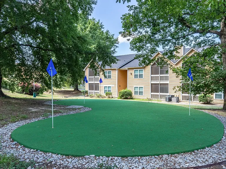 Hampton Greene Apartment Homes — Photo 19
