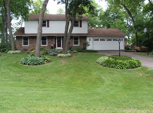 5734 Saint Ives Rd, Oshkosh, WI 54904