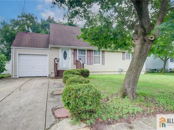 24 Mercury Cir, South Amboy, NJ 08879