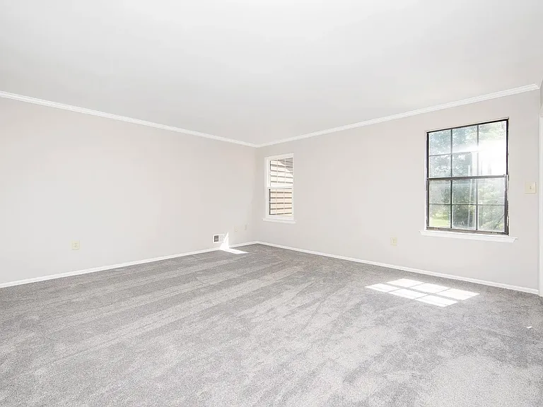 58 Danielle Ct — Photo 21
