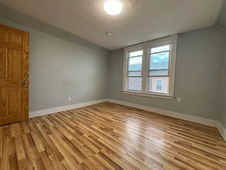 253 Fairview St #3 — Photo 9