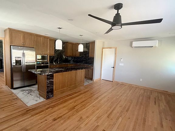 3rd image of 1134 Anza Ave
