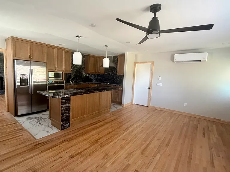 1134 Anza Ave — Photo 3