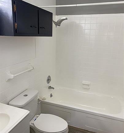 5th image of 202 Kenbrook Dr #6