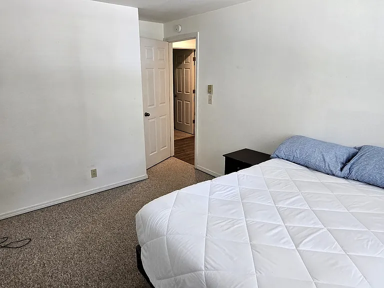 530 NW Carolyn Ln — Photo 21