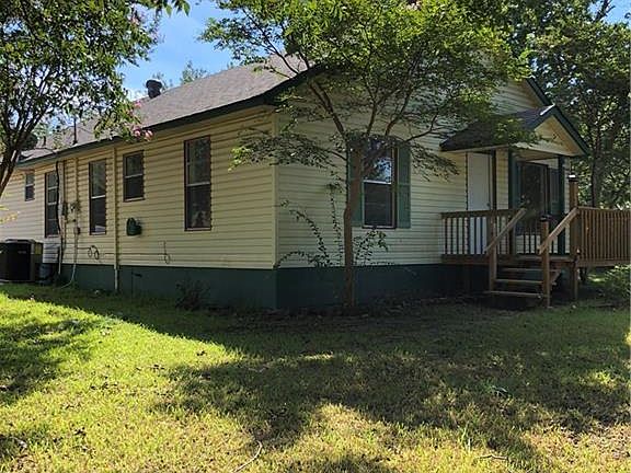2nd image of 108 Oak St