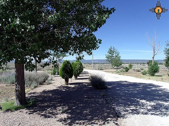 2nd image of 1701 Los Pinos Dr
