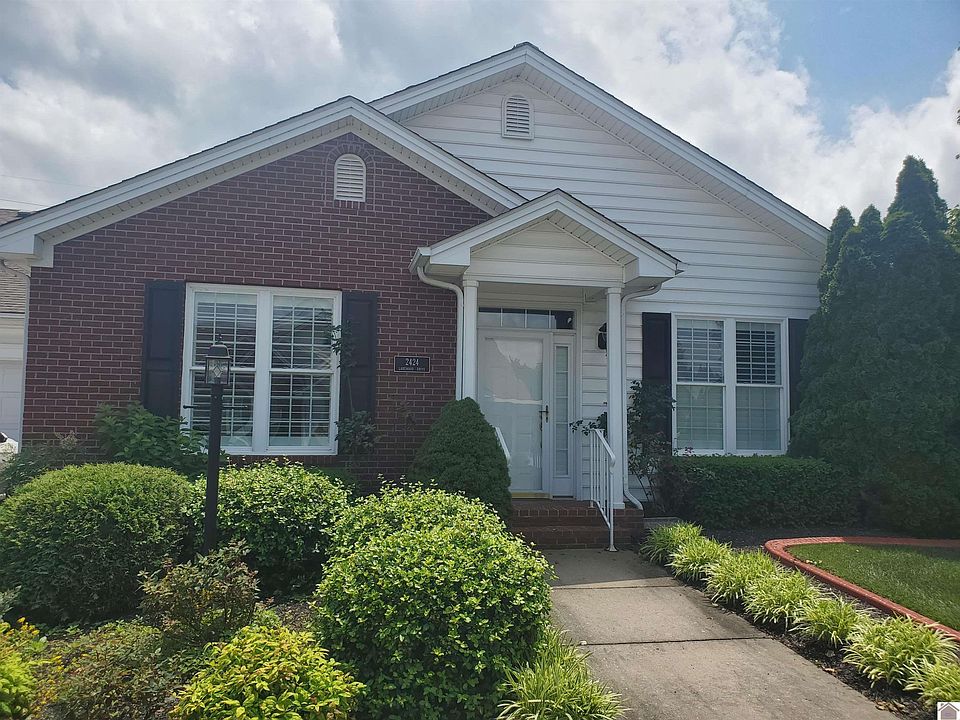 1st image of 2424 Lakewood Dr