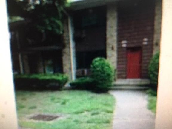 2nd image of 98 Kennedy Dr