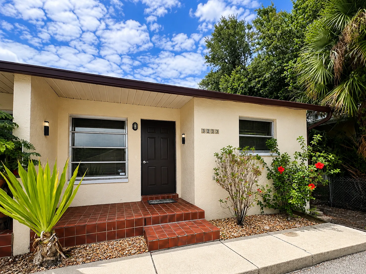 2 bed, 950 sqft, $1,350 — Photo 3