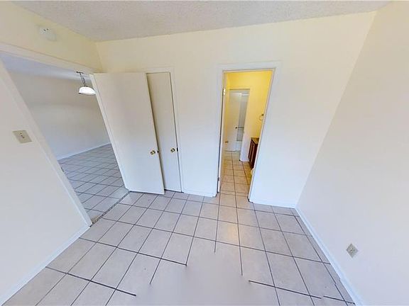 3rd image of 10 Deerfield Dr APT C