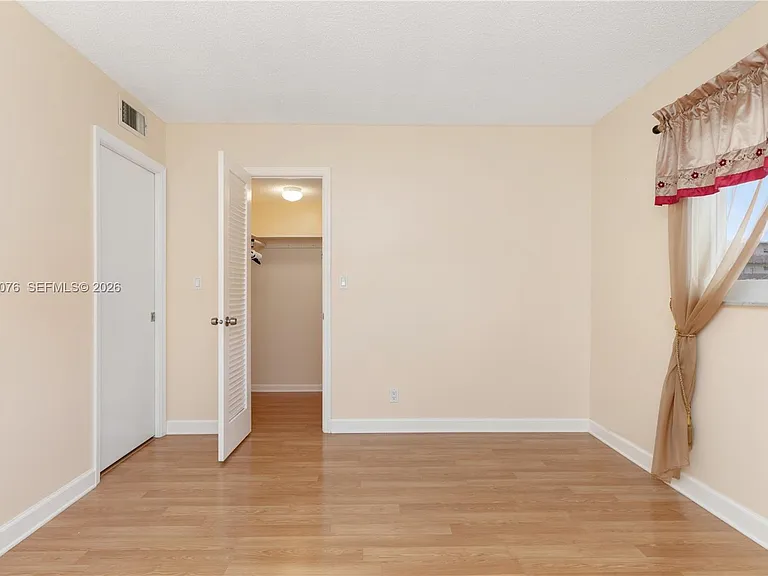 301 NE 14th Ave #307 — Photo 23