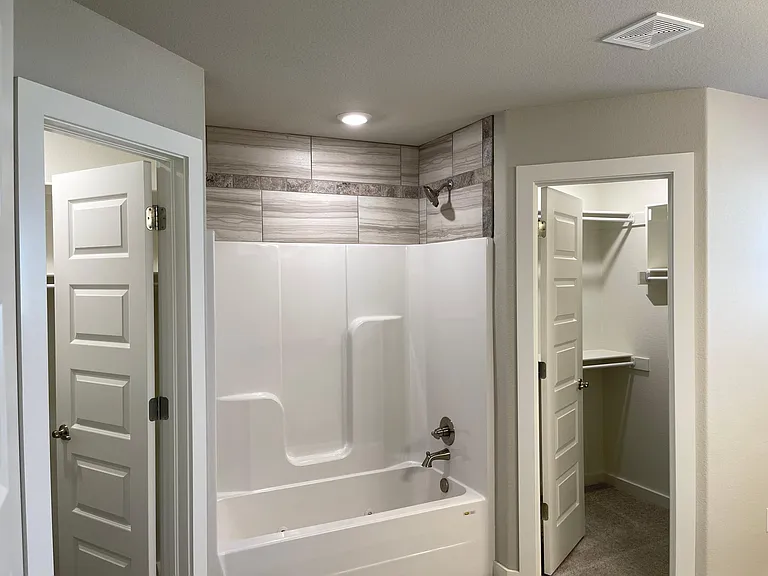 4337 W Newton Ave — Photo 7