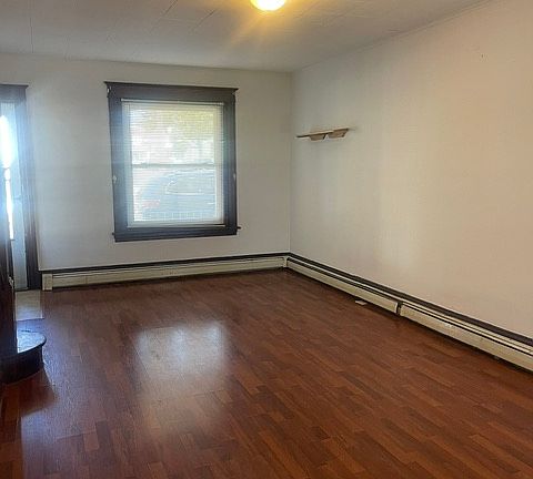 5th image of 892 South St