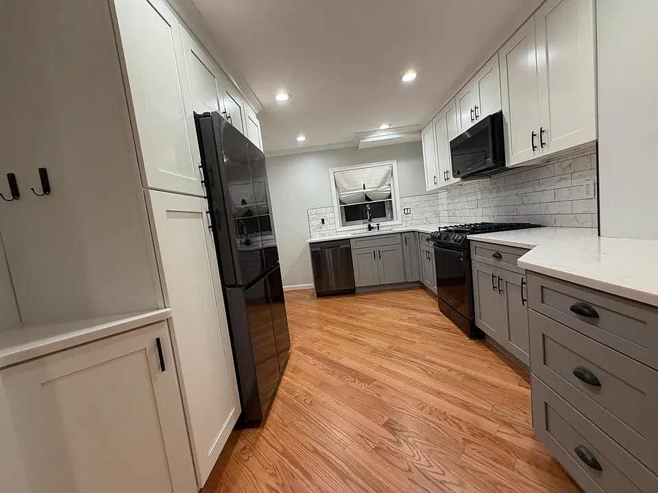 358 Buel Ave #1A