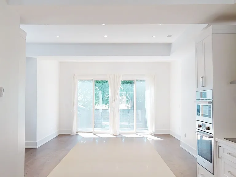 24 Kennedy Ave #UPPER — Photo 8
