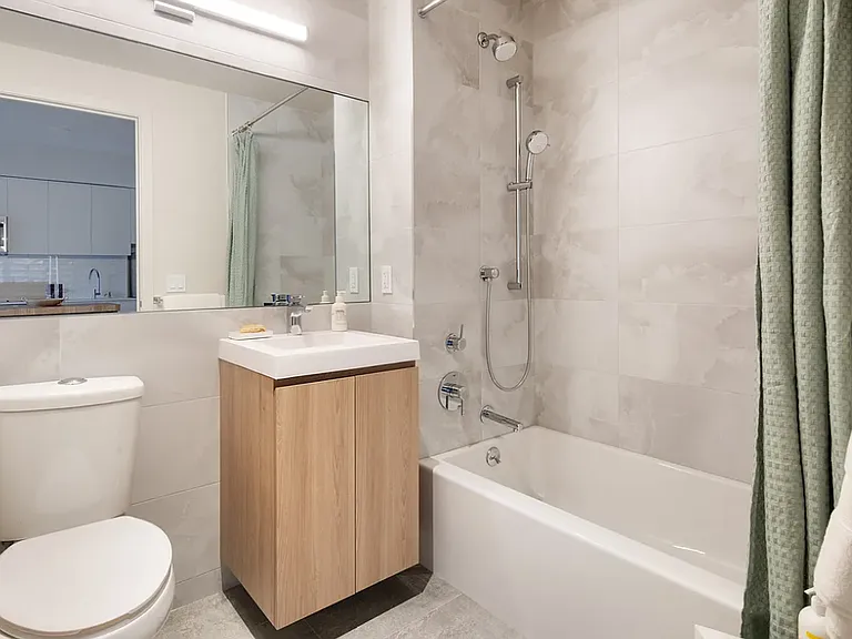 445 Grand Ave #608 — Photo 9