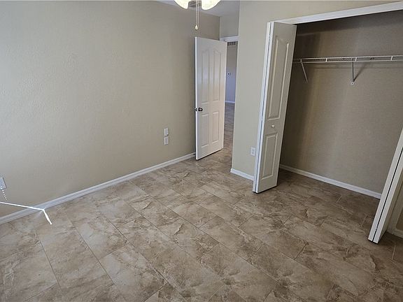 4th image of 2217 NE 10th Ave