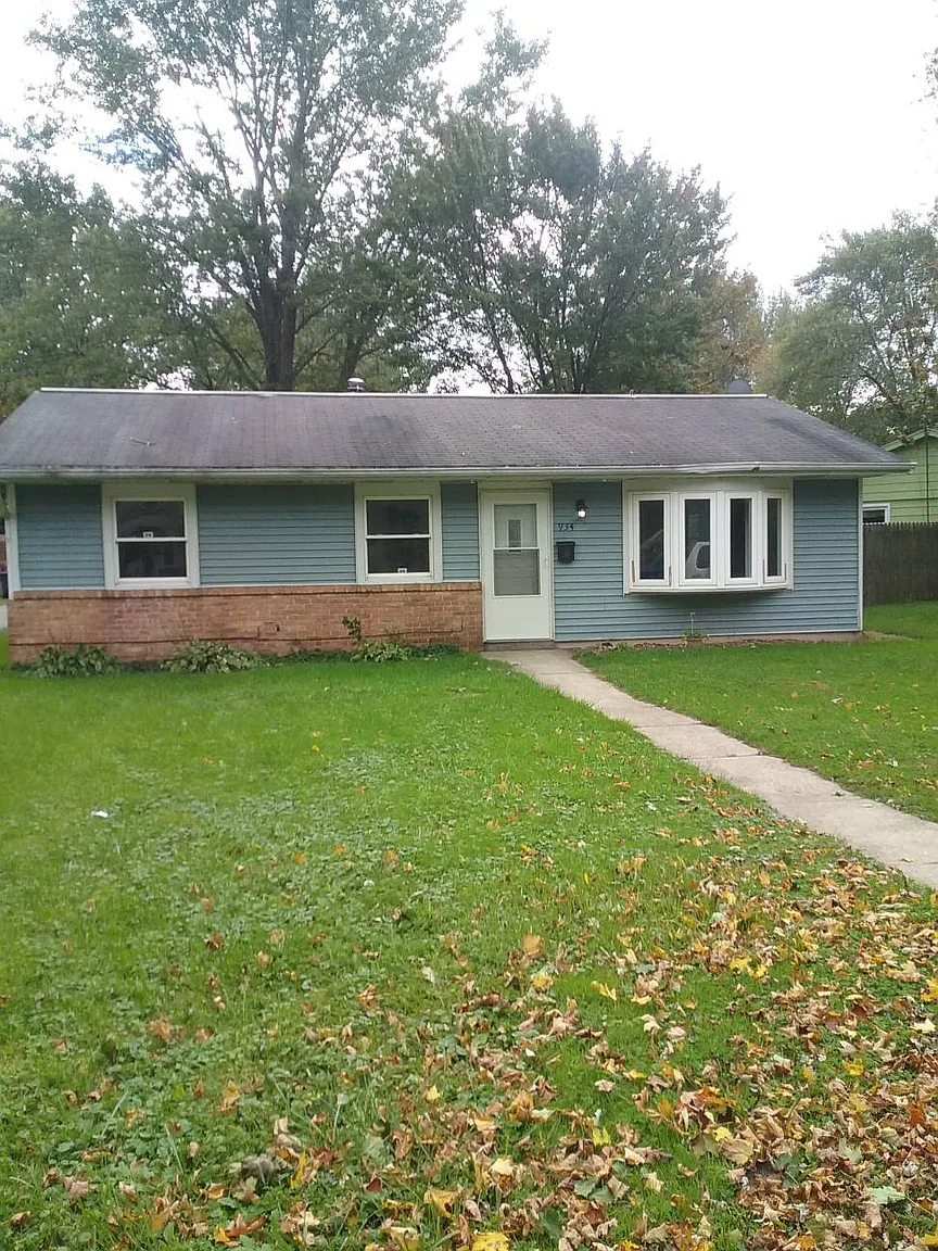 934 Henry St photo 1